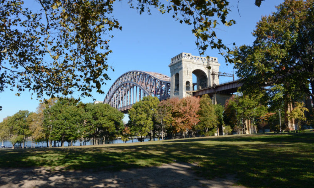 Astoria Park with view of bridge